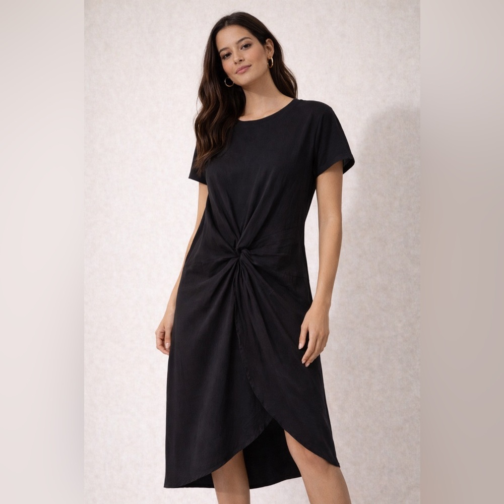 Black Twist-Front Short Sleeve Midi Dress
BB3